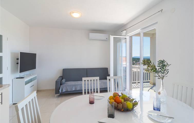 Ganze Ferienwohnung, Reizendes 1-Zimmer-Apartment mit Terrasse, WLAN und Zugang zum Strand in Milna, Brac