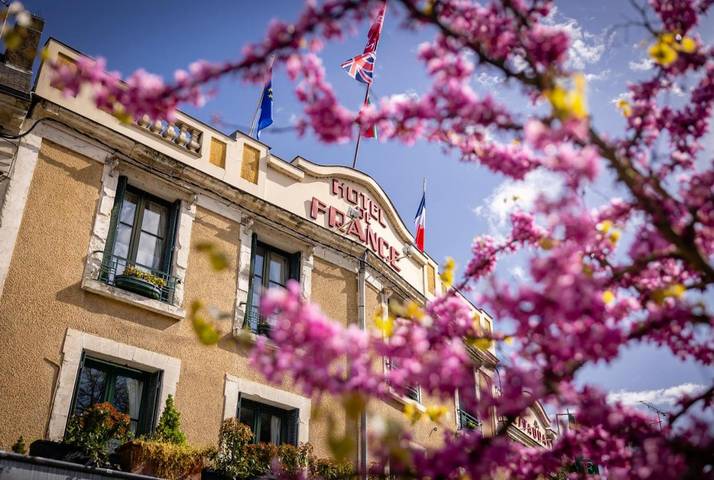 Hôtel pour 2 personnes, avec piscine et jardin à La Chartre-sur-le-Loir - 3