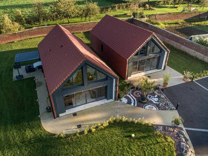Location de vacances pour 4 personnes, avec Balcon et Terrasse ainsi que Jardin et Piscine à Fresnicourt-le-Dolmen