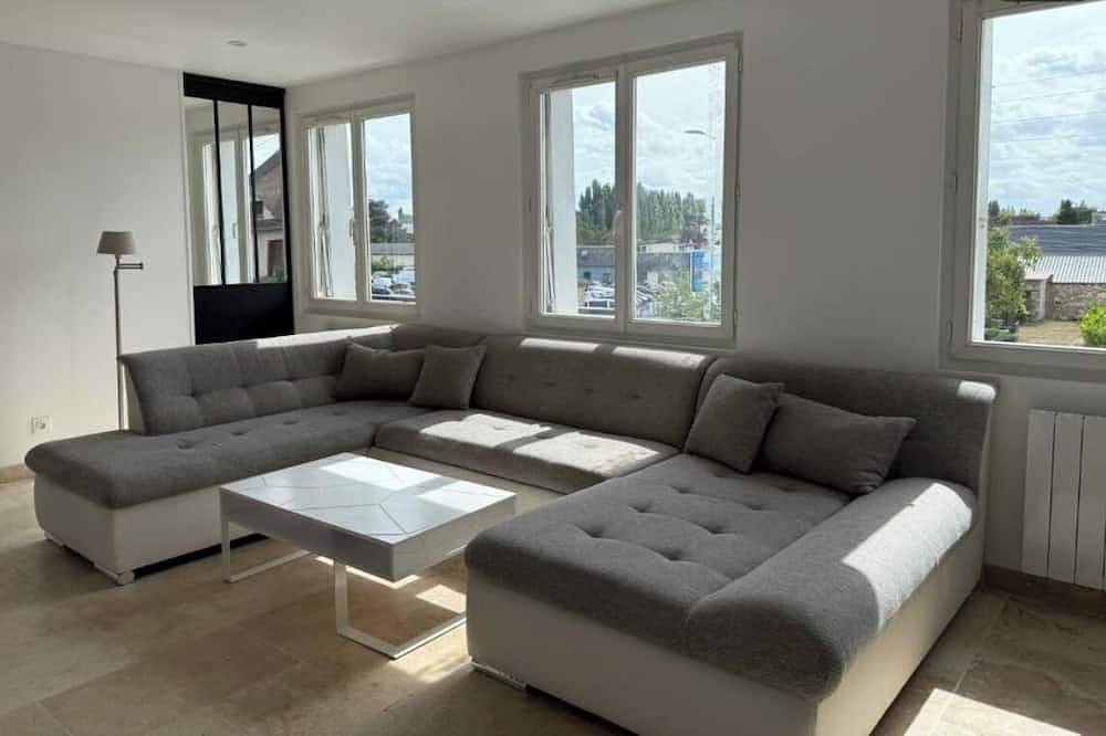 Entire apartment, Spacious and Bright New T3 in Évreux, Évreux region