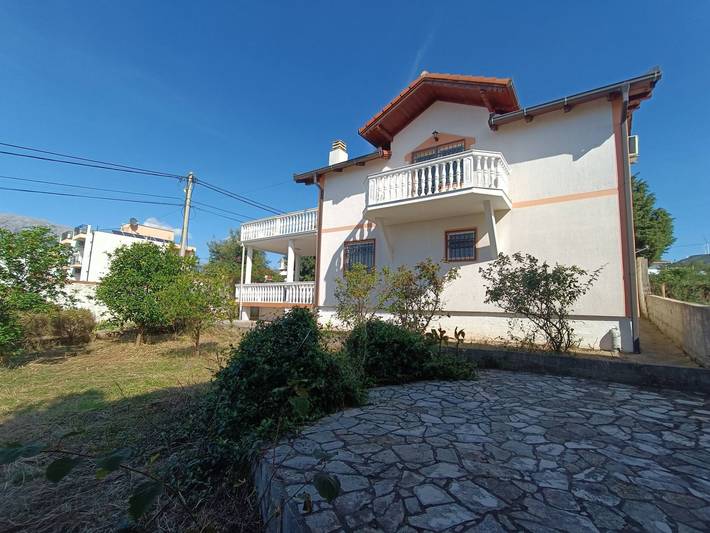 Ferienhaus für 14 Personen, mit Balkon und Whirlpool in Montenegro - 4