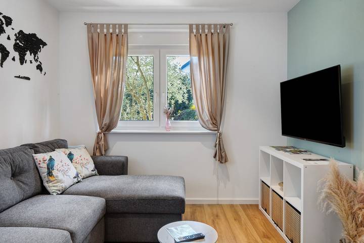 Hel lägenhet, Apartment 'Kaiserstuhlnest Am Rhein' with Private Terrace and Wi-Fi in Breisach (Kernstadt), Breisach am Rhein