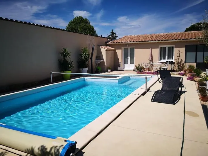 Chalet para 12 personas, con piscina y vistas además de jardín y terraza - 1