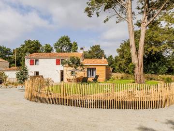 Gîte for 7 People in Loire Valley, Loire-Atlantique, Photo 1