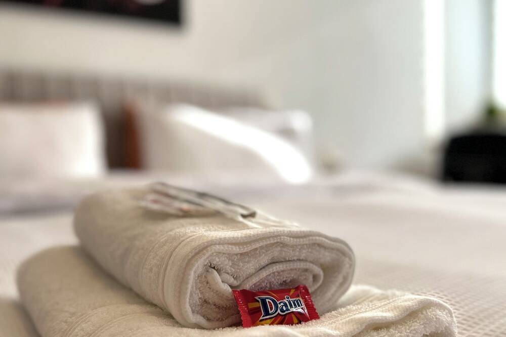 Entire apartment, Cozy vacation apartment between Cologne and Düsseldorf in Monheim am Rhein, Kreis Mettmann