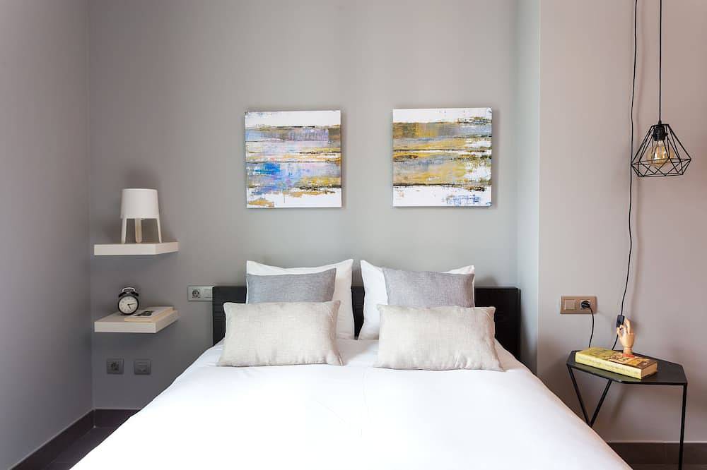 Apartamento entero, Piso a 1 minuto de la playa, rodeado de restaurantes y tiendas - Wifi in Sitges, Garraf