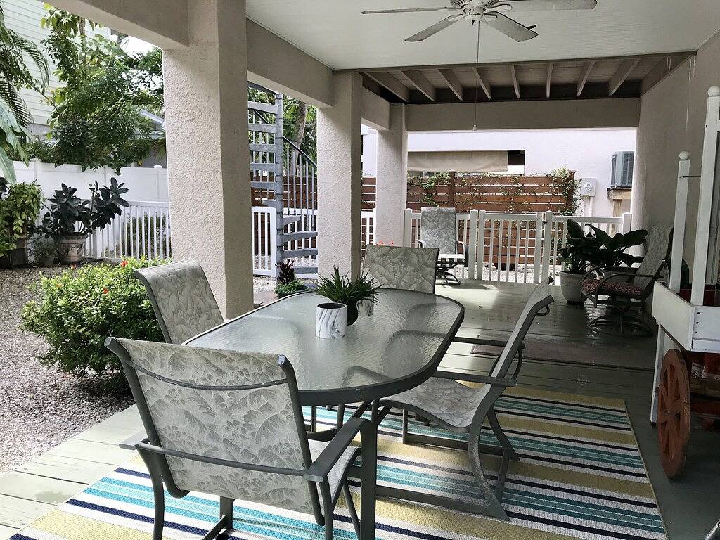 Gulf Getaway, frisch renoviertes Privathaus, nur wenige Schritte vom Strand entfernt !! in Holmes Beach, Anna Maria Island