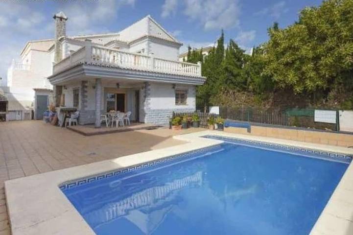 Casa rural para 9 personas, con balcón y piscina, Se admiten mascotas en Gandía