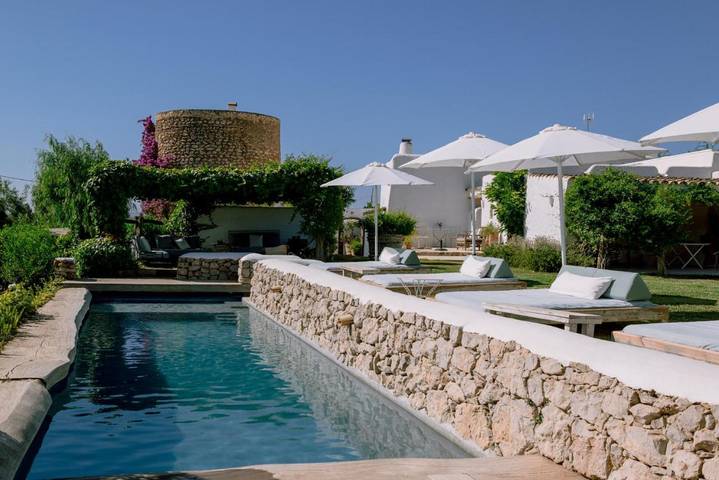 Hotel für 2 Personen, mit Terrasse und Garten sowie Pool und Ausblick in St Llorenc de Balafia