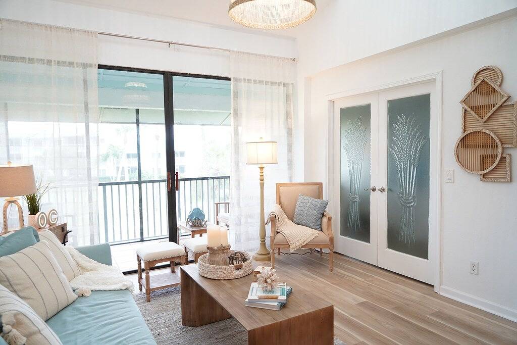 Ganze Wohnung, 🏖️Just Remodeled! The Ocean Cottage at Ocean Village Beach Condo in Fort Pierce, Hutchinson Island