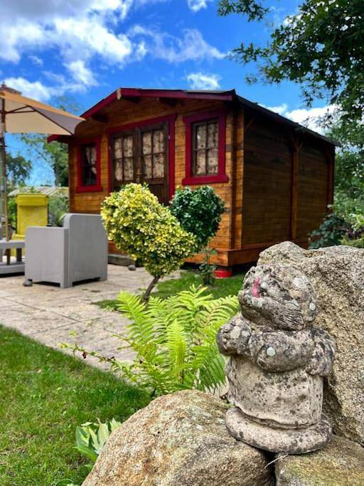 Chalet pour 2 personnes, avec jardin et terrasse, animaux acceptés en Ille-et-Vilaine