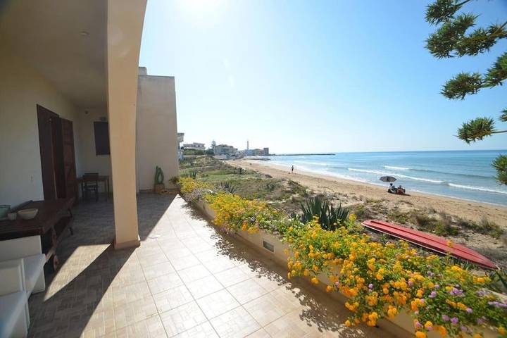 Location de vacances pour 8 personnes, avec vue et jardin à Punta Secca - 3