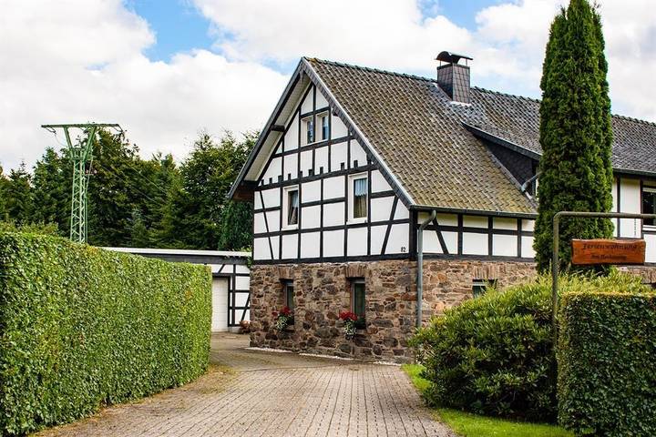 Ferienwohnung für 2 Personen, mit Terrasse und Garten im Nationalpark Eifel