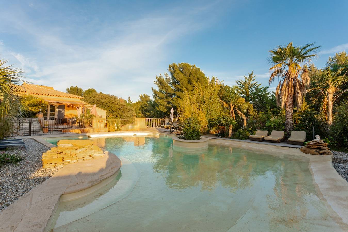 Le Mas des Bouteillans "Les Cyprès" with Shared Pool, Wi-Fi & Air Conditioning in La Cadière-d'Azur, Mediterranean Coast (France)