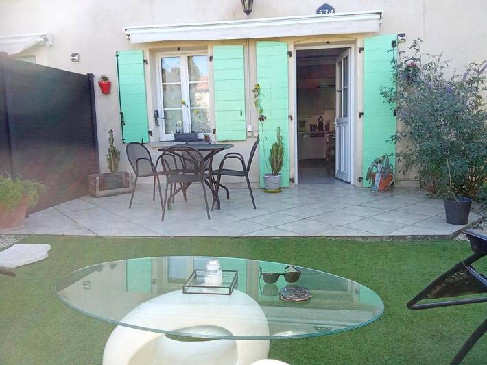 Parc de vacances pour 4 personnes, avec jardin ainsi que vue et piscine à Gallargues-le-Montueux - 2