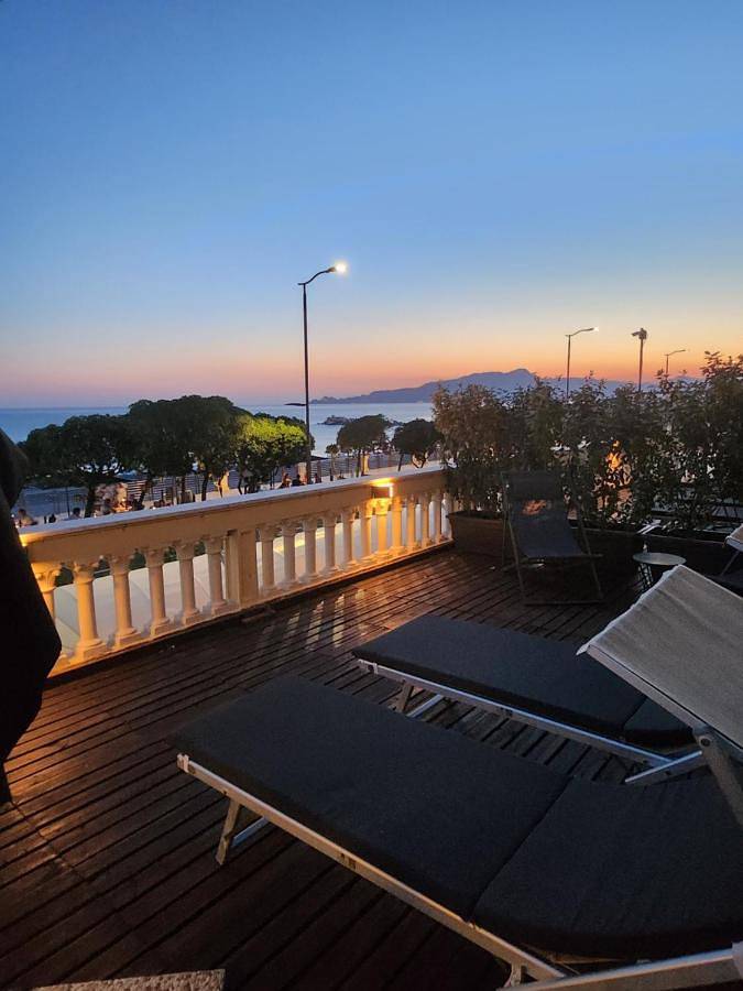 Hotel für 2 Personen, mit Balkon und Whirlpool sowie Terrasse und Pool in Chiavari