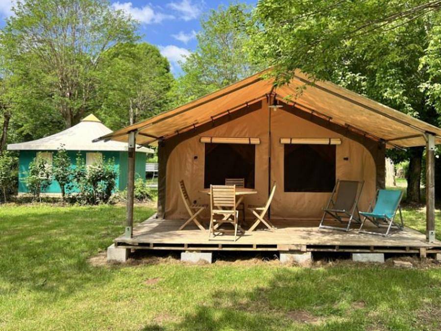 Camping Apartment mit Parkplatz, Wifi & Pool - Nähe Fluss & Restaurants in Le Bugue, Dordogne