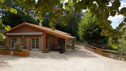 Gîte pour 6 personnes, avec terrasse ainsi que vue sur le lac et jardin, animaux acceptés à Scillé