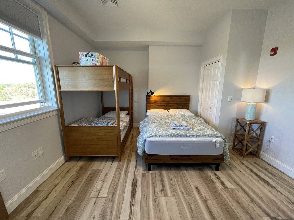 Ganze Wohnung, Cape Cod Oceanfront New Penthouse w Ocean View & Private Beach, Oceanbeachvista! in Dennis Port, Dennis