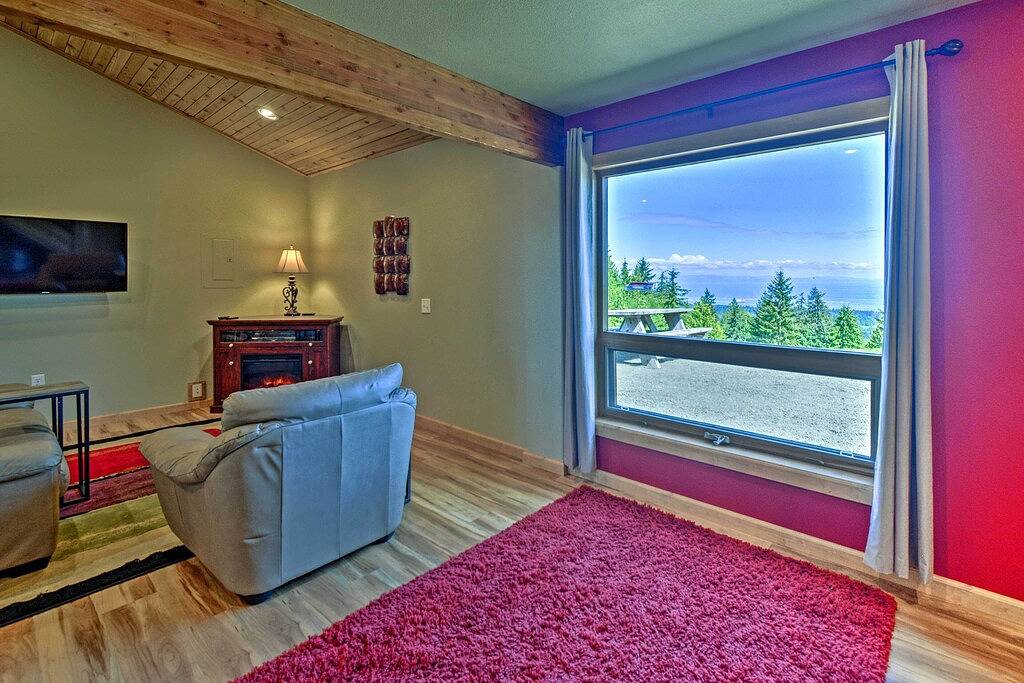 Picturesque Port Angeles Cabin w/ Fire Pit! in Hurricane Ridge