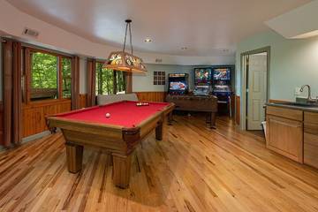 Log Cabin for 8 Guests in Fontana Lake, Swain County, Picture 1