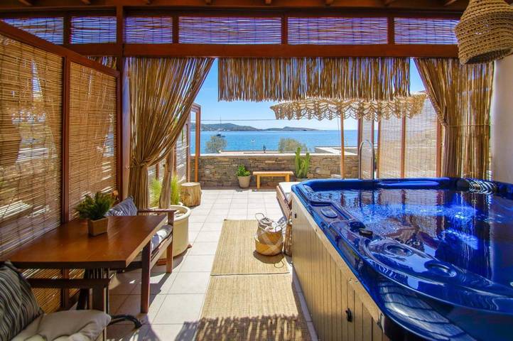 Location de vacances pour 2 personnes, avec vue et terrasse dans Finikas