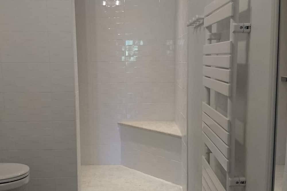 Casa reformada y confortable en una casa de campo provenzal, rodeada de viñedos in Valréas, Enclave de Valreas