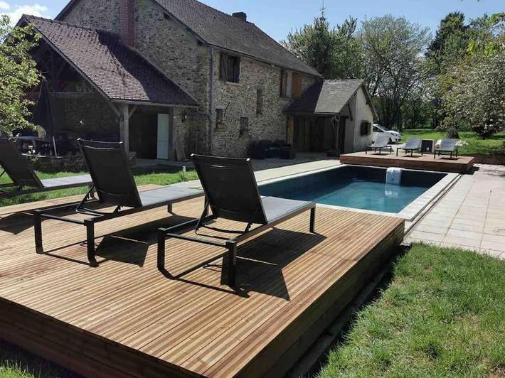 Gîte pour 10 personnes, avec piscine et sauna ainsi que jardin et vue, animaux acceptés dans La Chapelle-Moutils