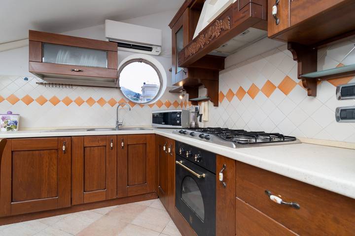 Appartamento intero, Alba Rosa Attic by Espresso Rentals in Vico Equense, Sorrento Coast