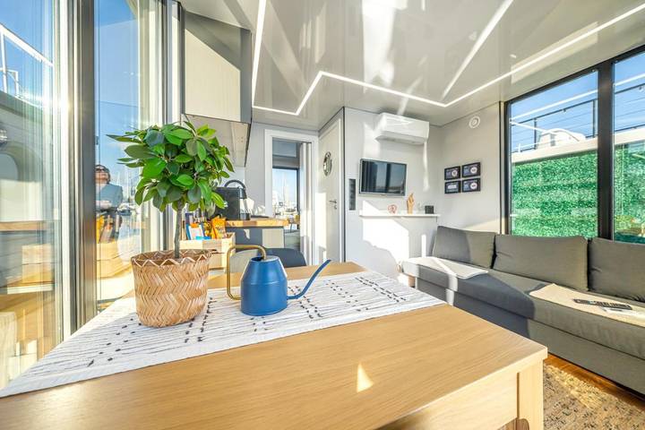 Barco para 4 pessoas, com varanda e vista no Algarve