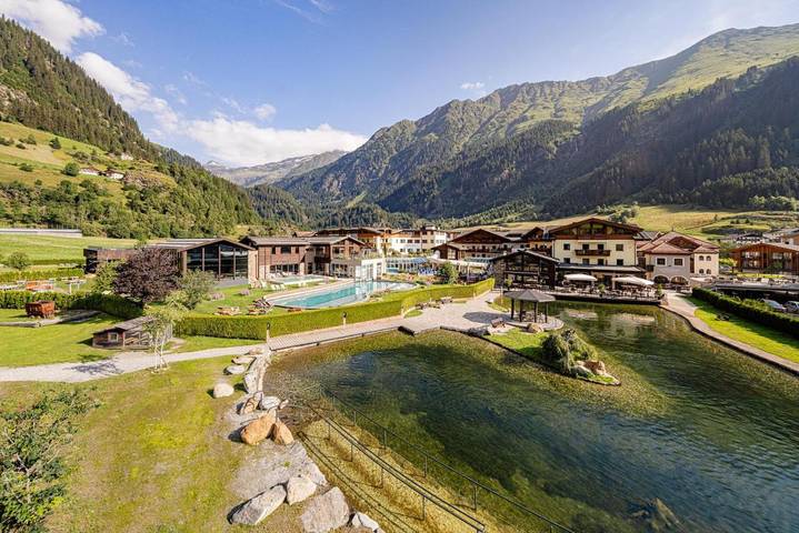 Bungalow für 3 Personen, mit Balkon und Whirlpool sowie Terrasse und Garten in Südtirol