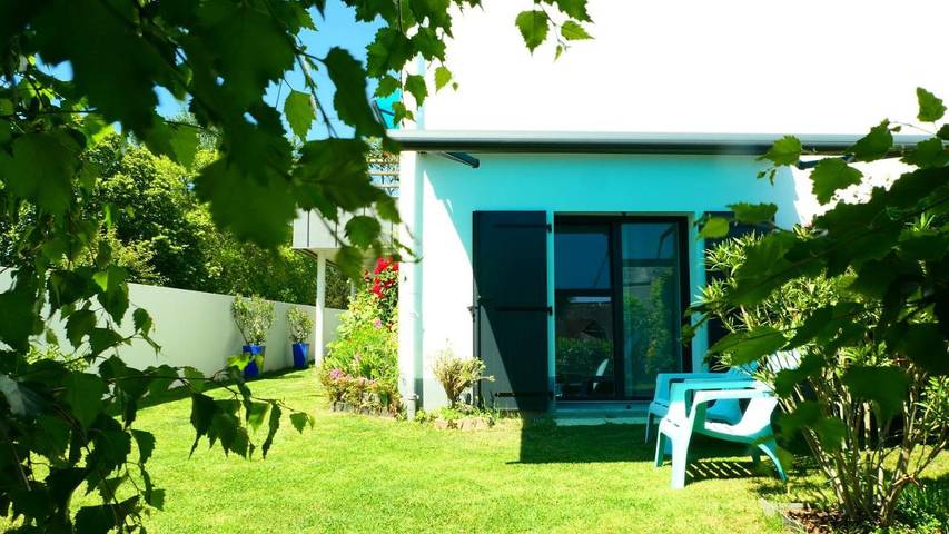 Gîte pour 3 personnes, avec vue ainsi que vue sur le lac et jardin dans Plage De Treherve - 4
