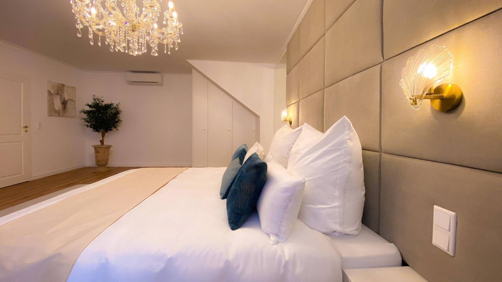 Ganze Ferienwohnung, Grand Deluxe Apartment in Neustadt an der Weinstraße, Pfälzer Rheinebene