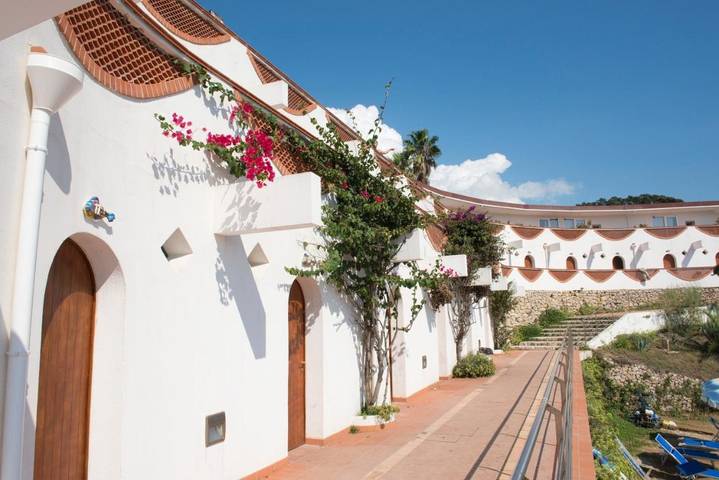 Location de vacances pour 6 personnes, avec piscine et vue ainsi que sauna et jardin, animaux acceptés à Taranto - 3