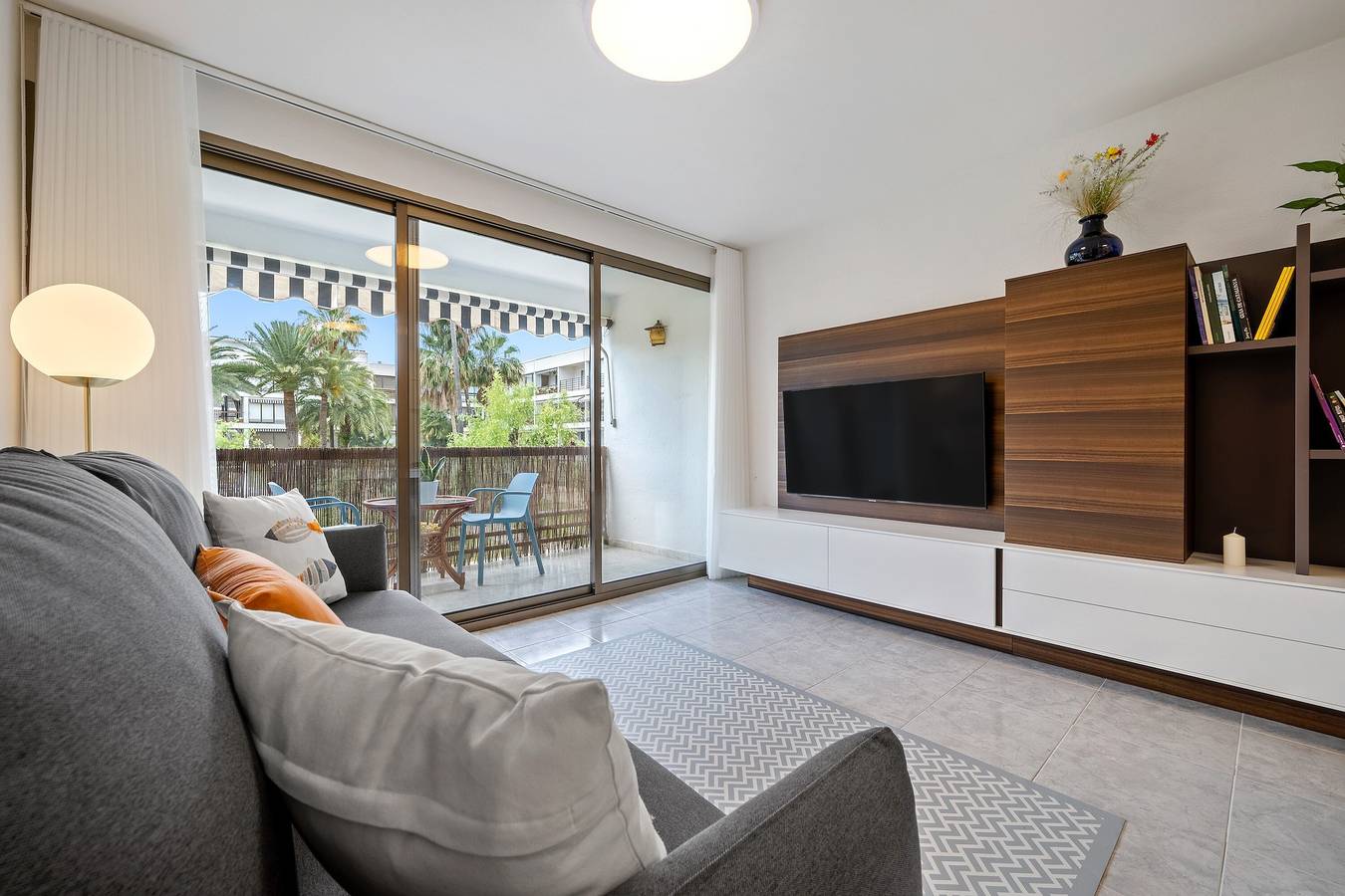 Appartamento intero, Appartamento nuovo "La Terrassa" con vista mare, ampia terrazza e Wi-Fi in Vilafortuny, Cambrils