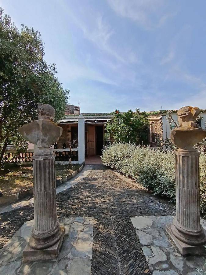 Casa rural para 30 personas, con piscina además de vistas y jardín en Cadaqués - 2