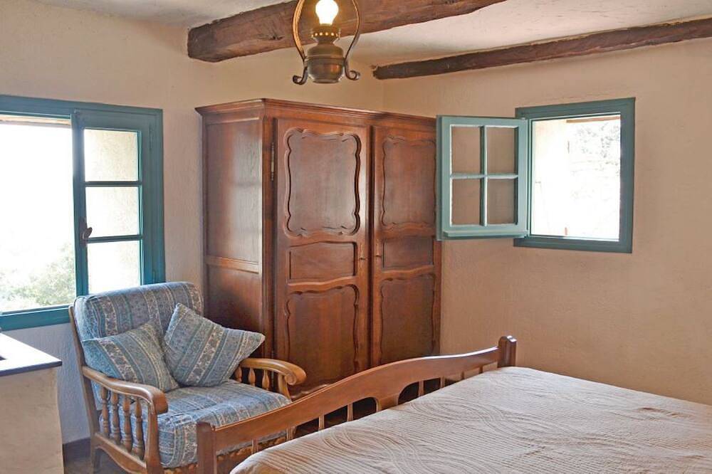 1 Stunde von Nizza, Charmantes Dorfhaus mit Garten und herrlicher Aussicht, Wifi in Pierrefeu, Nizza und Umgebung