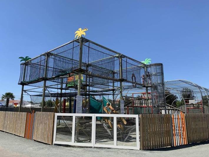 Camping pour 6 personnes, avec terrasse ainsi que bassin pour enfant et piscine, animaux acceptés à Jard-sur-Mer - 3