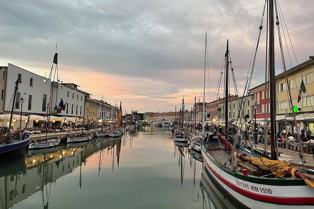 3-bedroom, 2 bathroom cosy mobile home close to the sea and Cesenatico center in Cesenatico, Provincia de Forlì-Cesena