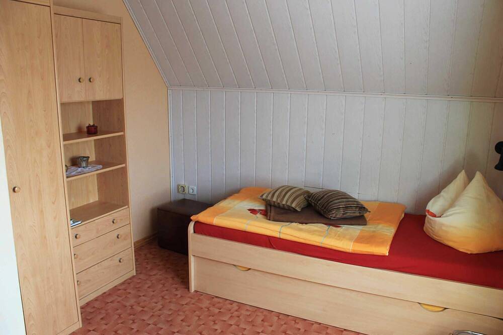 Ganze Wohnung, Ferienwohnung Eva-Maria Schmidt - Ferienwohnung in Güstrow, Mecklenburgische Seenplatte