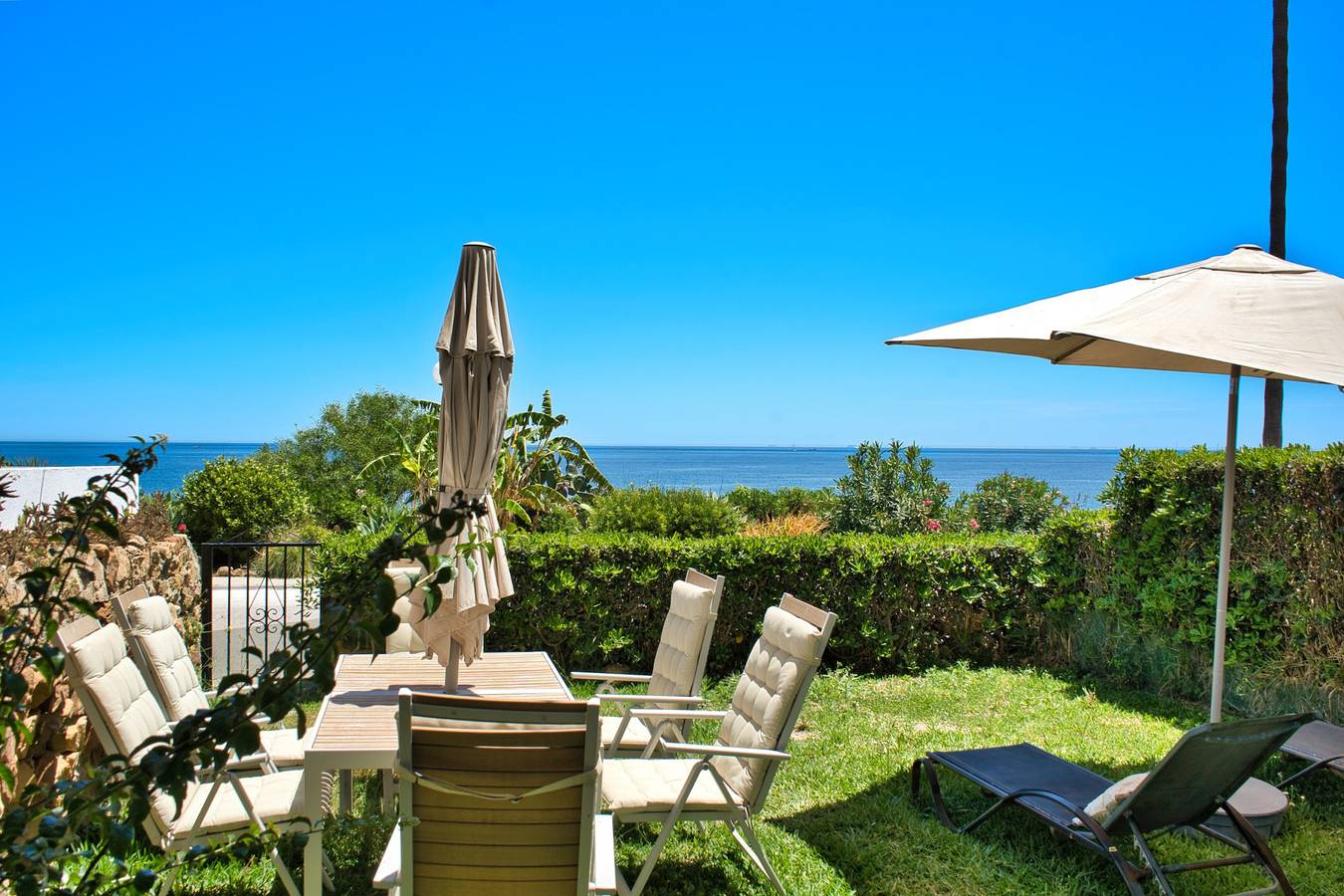 3133 Beachfront Townhouse in Aldea Beach in Alboran Hills, Manilva