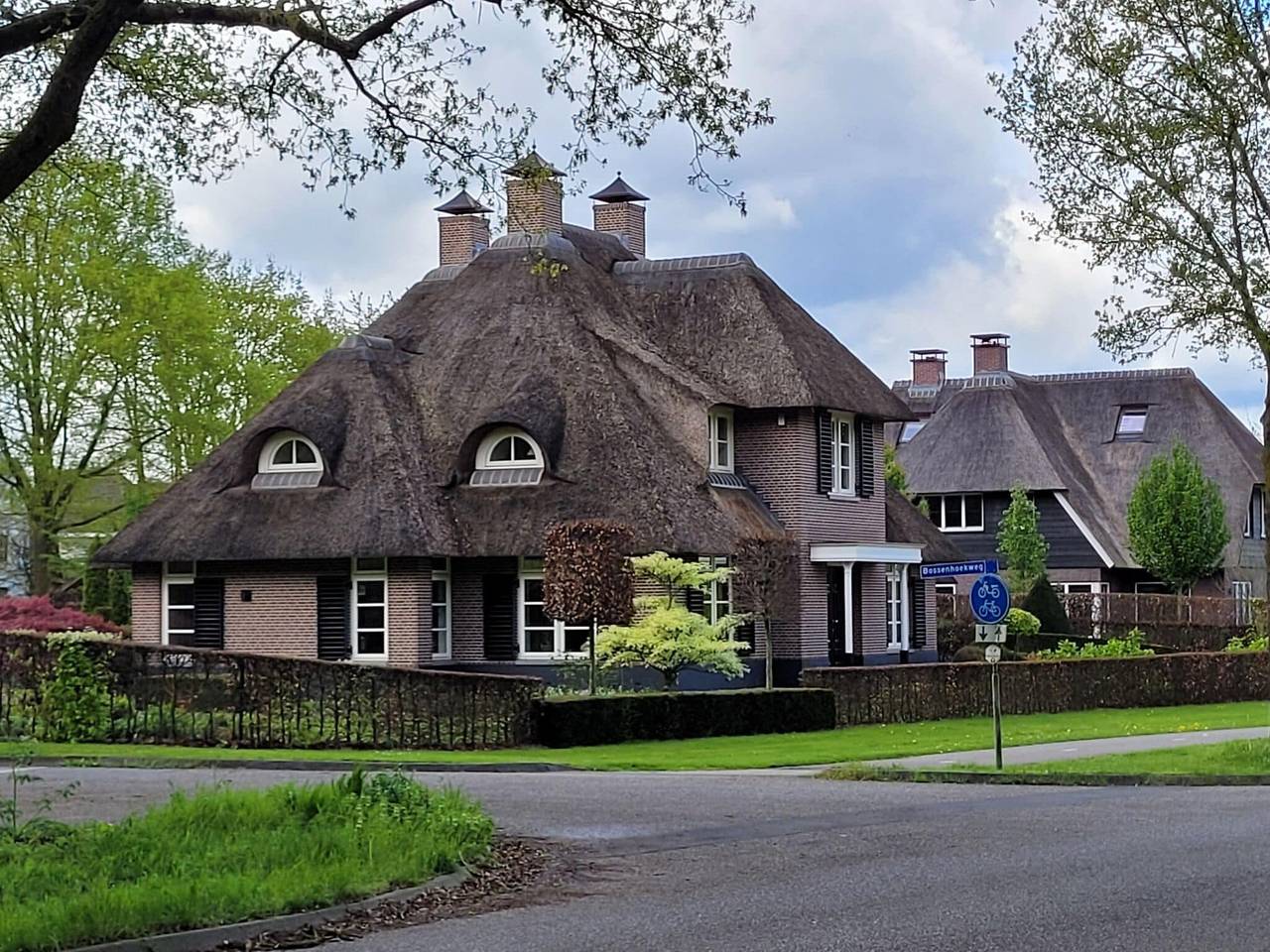 Villa in Overloon bij Oorlogsmuseum en Zoo in Nationaal Park De Maasduinen