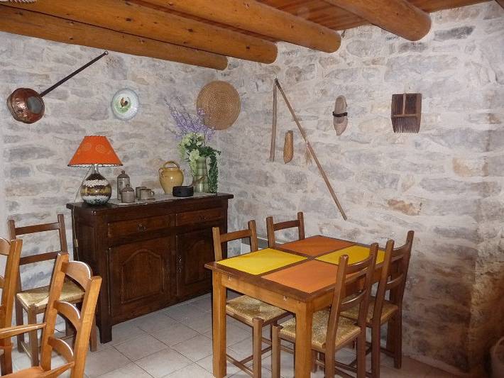 Gîte pour 5 personnes, avec terrasse et jardin dans Lozère - 4