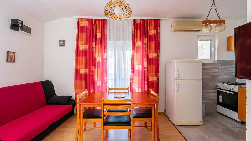 Gîte pour 5 personnes, avec terrasse à Bibinje - 2
