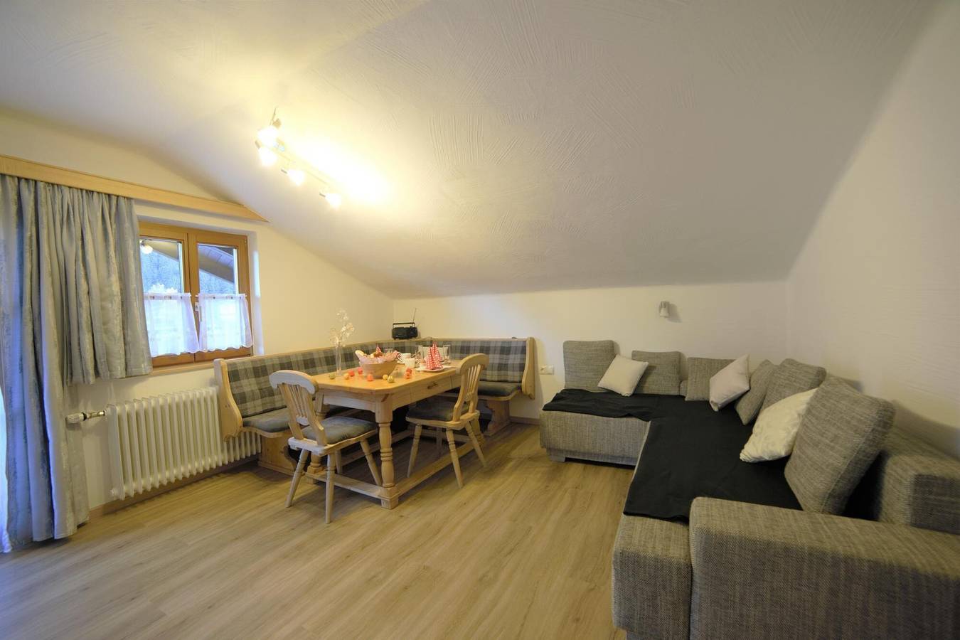 Ganze Wohnung, Wohnung in Flachau mit Bergblick in Flachau, Ski Amadé