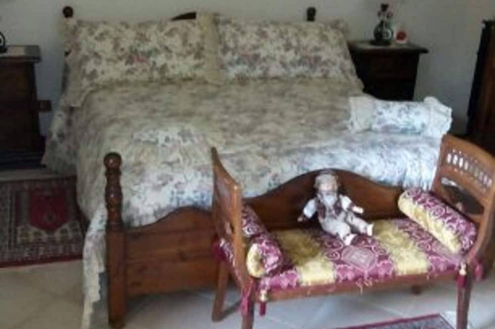 Blick Auf Das Anene-Tal Vor Den Simbruini-Bergen in Jenne, Latium