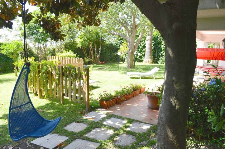 Appartamento per 5 persone, con Balcone e Terrazza nonché Giardino e Panorama a Gravina di Catania