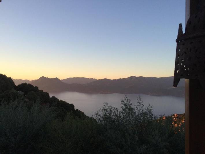 Chambre d’hôte pour 2 personnes, avec Terrasse et Jacuzzi ainsi que Jardin et Vue à Piana