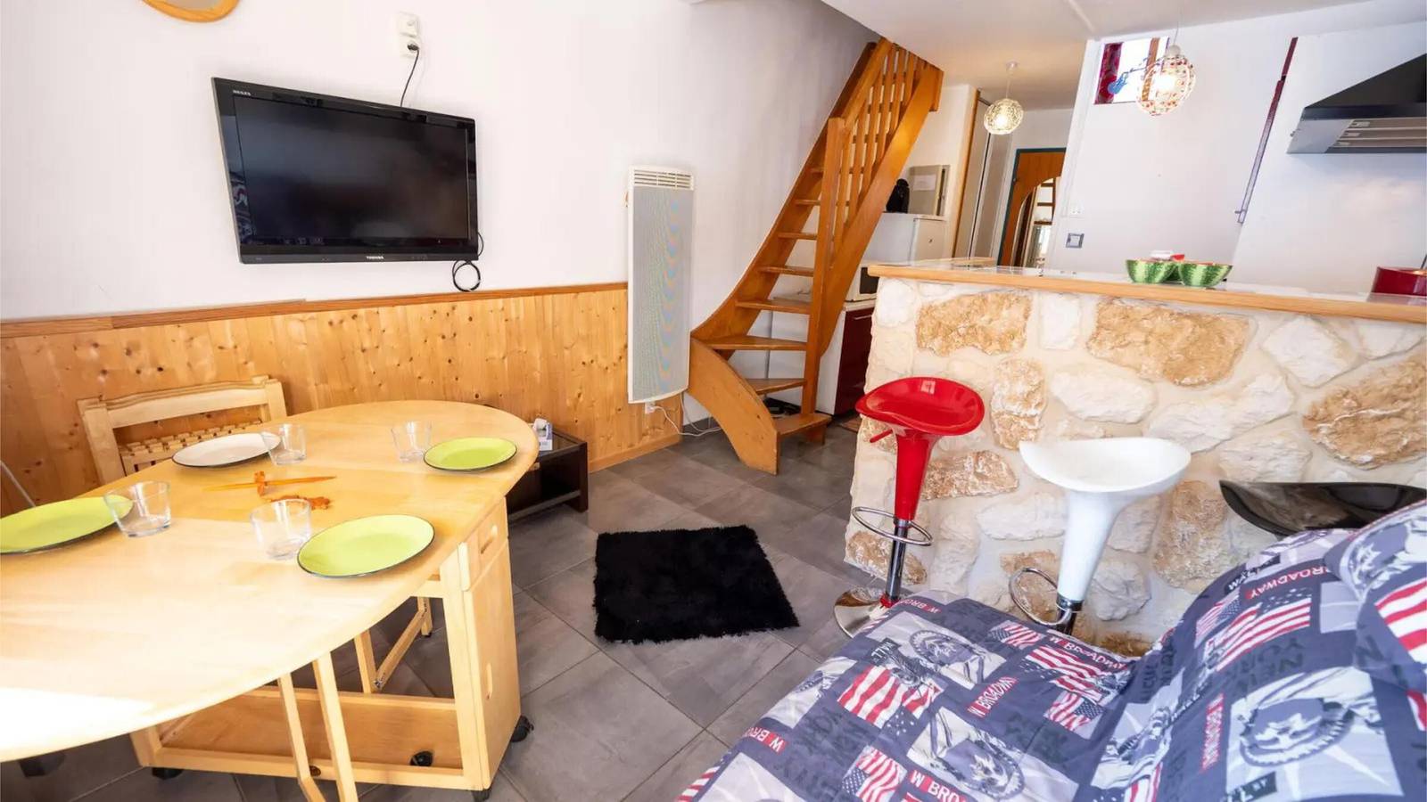 Apartamento entero, Apartamento 'Le Thabor' con vistas a la montaña y balcón in Valfréjus, Modane