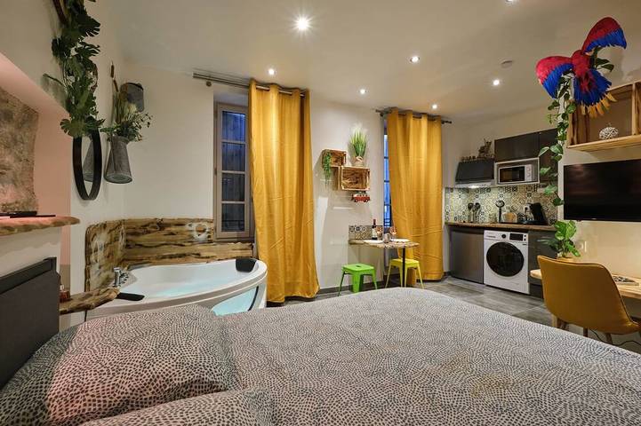 Gîte pour 2 personnes, avec jacuzzi dans Office De Tourisme De Carcassonne - 3